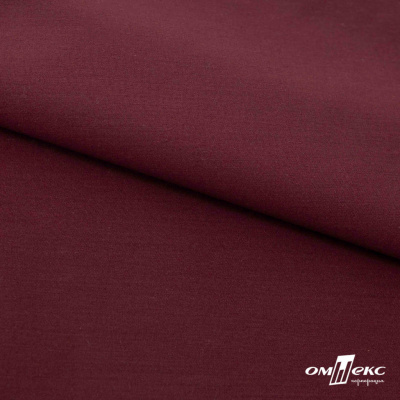 Ткань сорочечная стрейч 19-1528, 115 гр/м2, шир.150см, цвет бордо - купить в Сарове. Цена 307.75 руб.